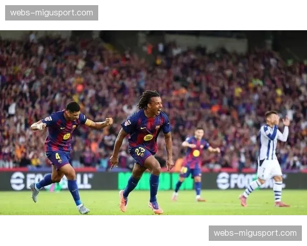 西甲争冠48小时戏剧性反转：巴萨登顶皇马遭绝杀背后的战术与心理博弈